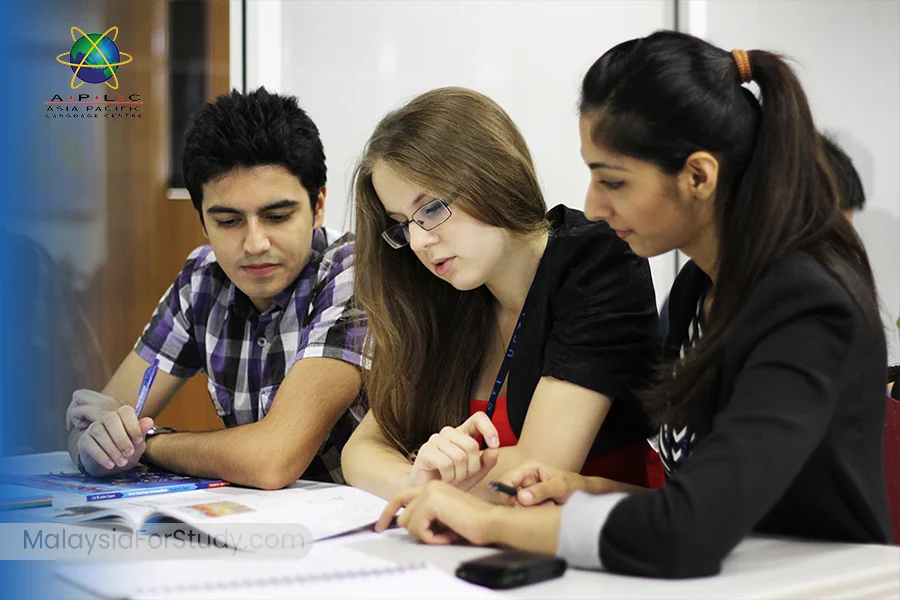 زبانهای ارائه شده در APU